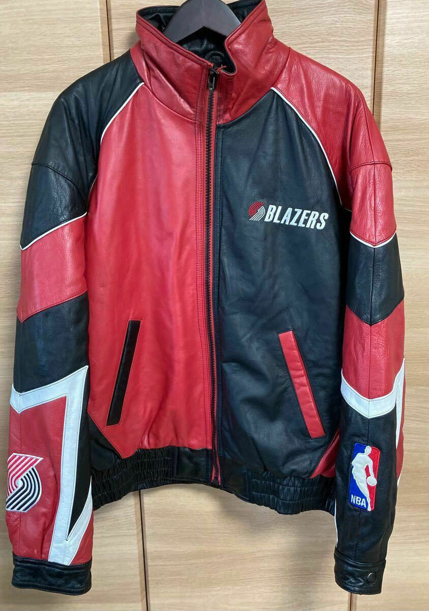 Bkack Avirex Track Field Leather jacket Classic Vintage sz Small