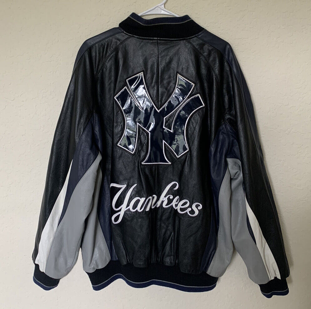 G-III Sports Womens New York Yankees Windbreaker Jacket